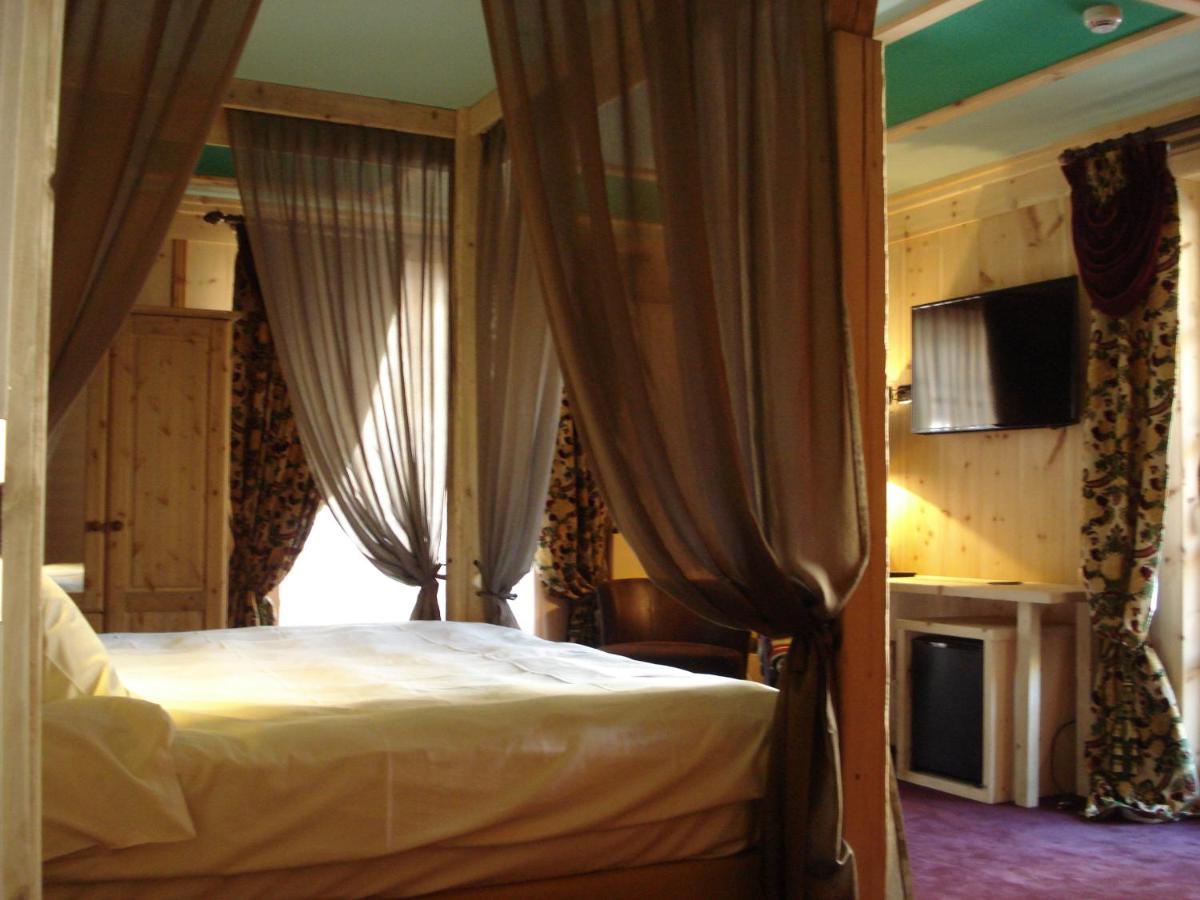 Relais Du Chateau Blanc La Thuile Exteriér fotografie
